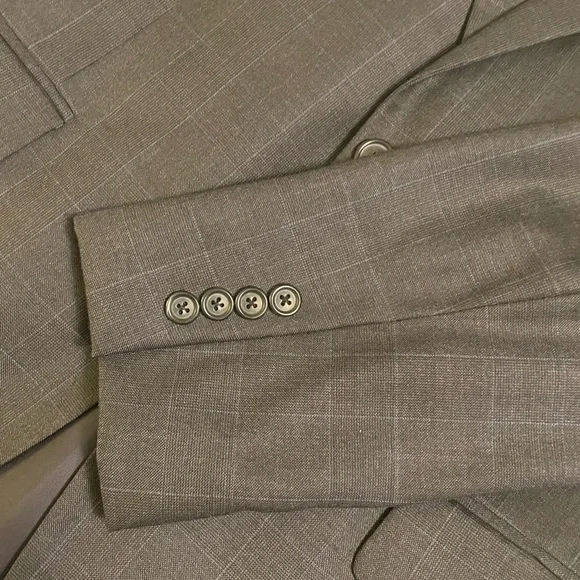 Brooks Brothers Men’s 100% Wool Suit